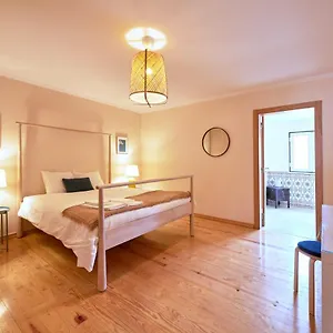 Renovated And Spacious Duplex With Patio, By Timecooler Lisbon